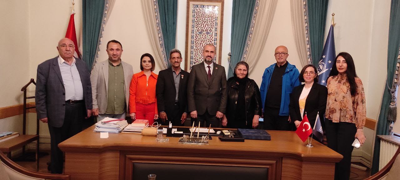 “Qardaş ailə” layihəsi çərçivəsində Vətən müharibəsi şəhidi baş leytenant Kamran Kazımovun ailə üzvləri Türkiyənin Bursa şəhərinə yola salınıb.